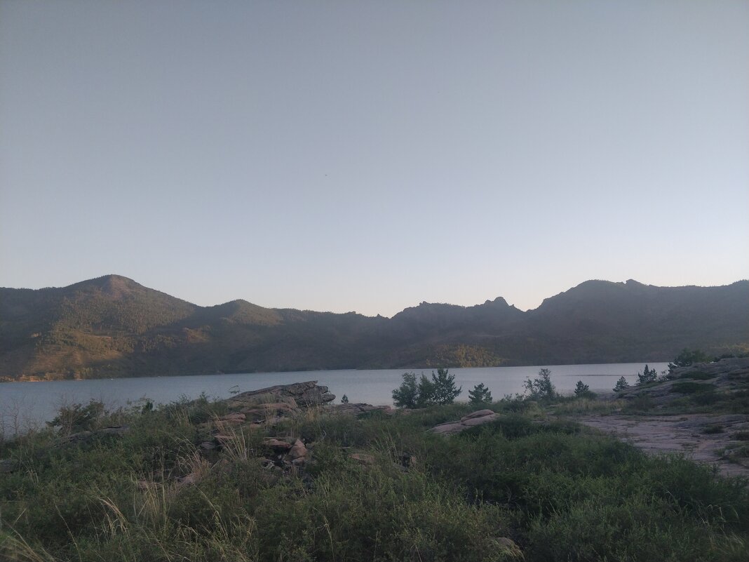 Озеро . - Андрей Хлопонин