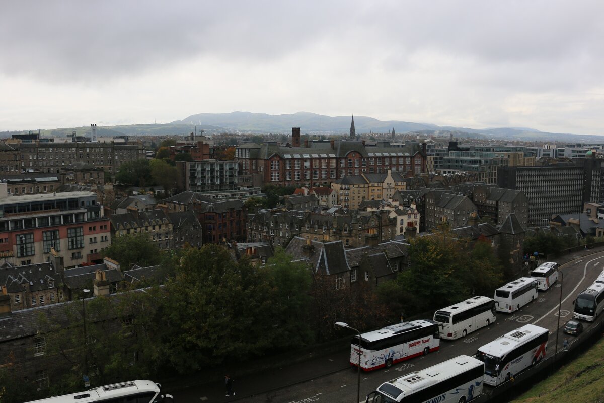 Непогода в Эдинбурге - Ольга Непогода в Эдинбурге - Ольга