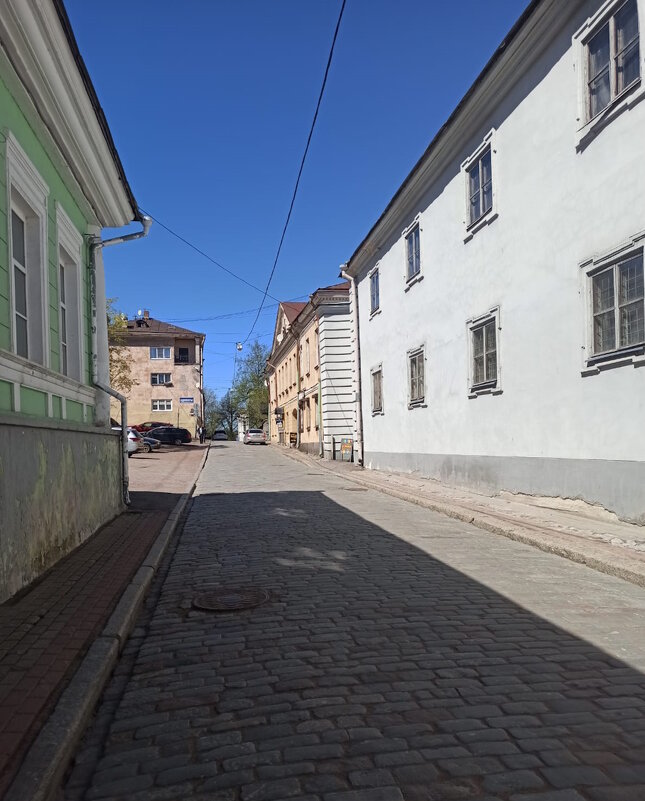 Выборг. Типичная улочка центра старого города. - Ольга Довженко