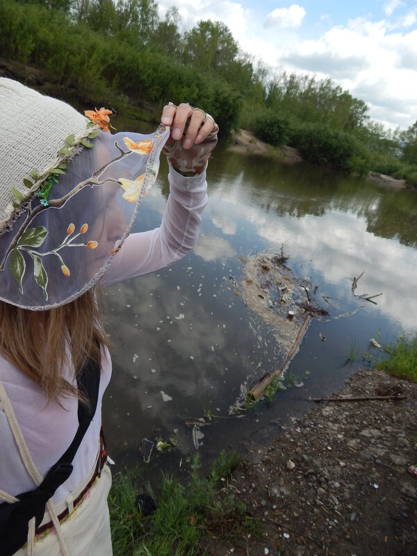 У реки на лестнице. - Екатерина Панова У реки на лестнице. - Екатерина Панова