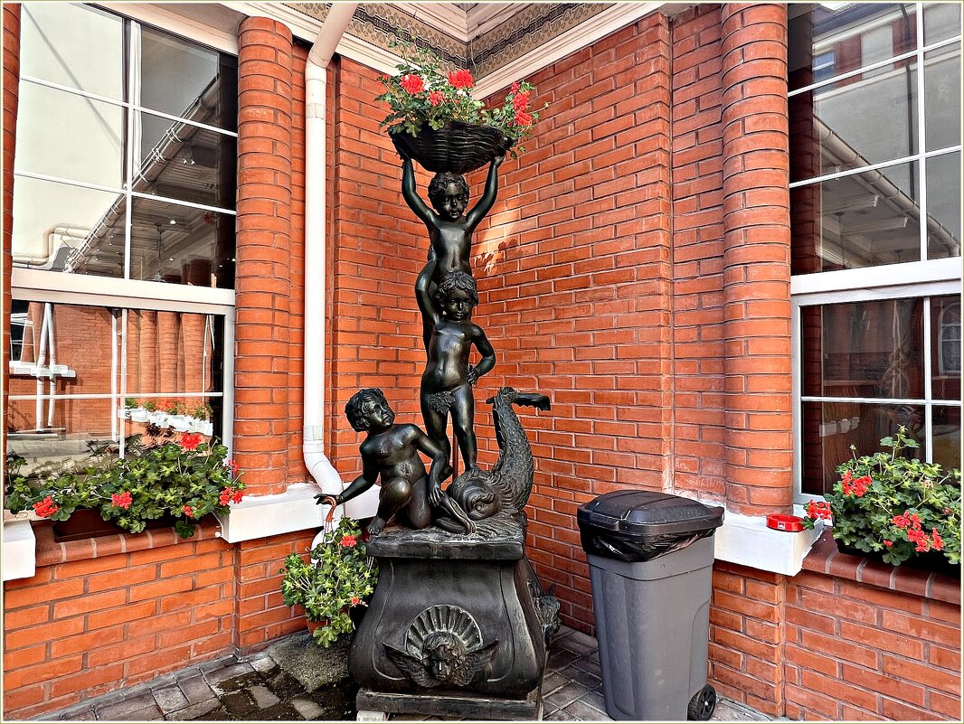 Скульптуры отеля Самбия. - Валерия Комова