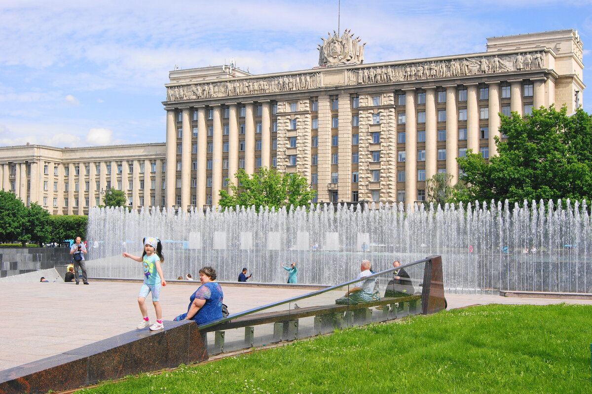 МОСКОВСКАЯ ПЛОЩАДЬ - Виктор Никитенко