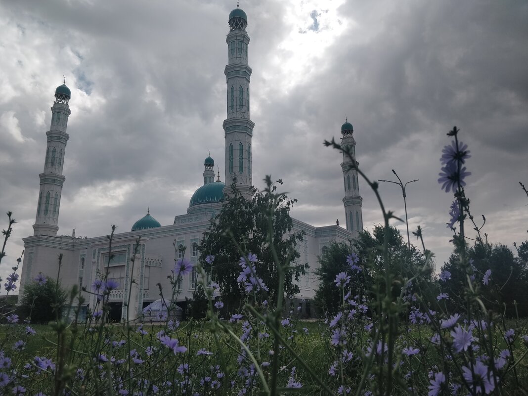 Вечер над городом - Андрей Хлопонин Вечер над городом - Андрей Хлопонин