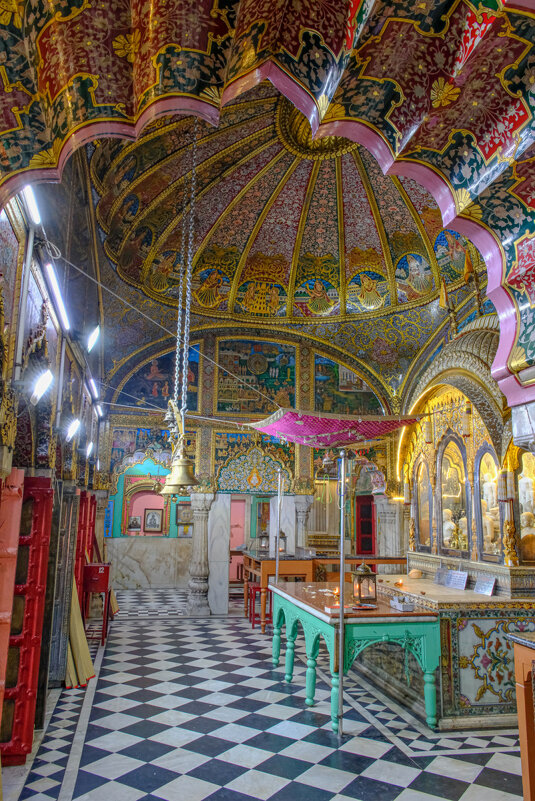 Интерьер джаинского храма - Георгий А