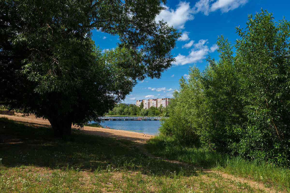 Летний пейзаж в городе - Александр Синдерёв