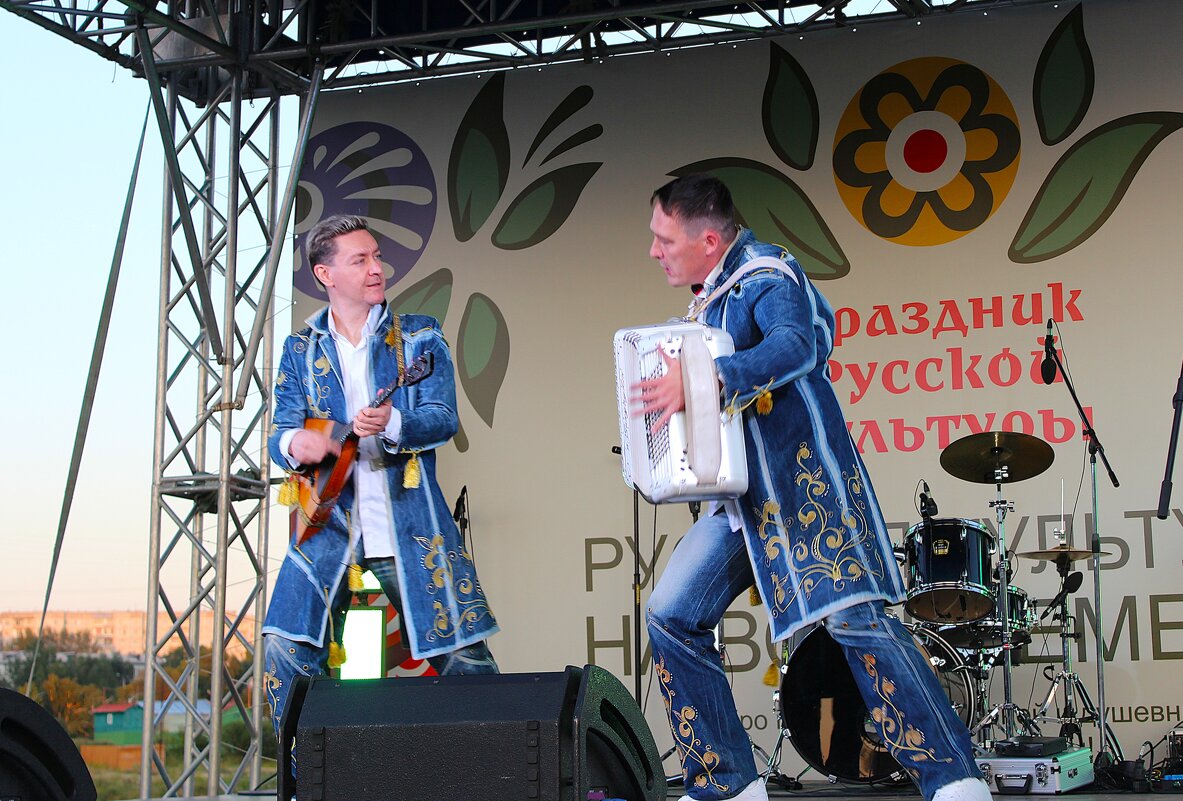 Зажигательные музыканты - Василий Зажигательные музыканты - Василий