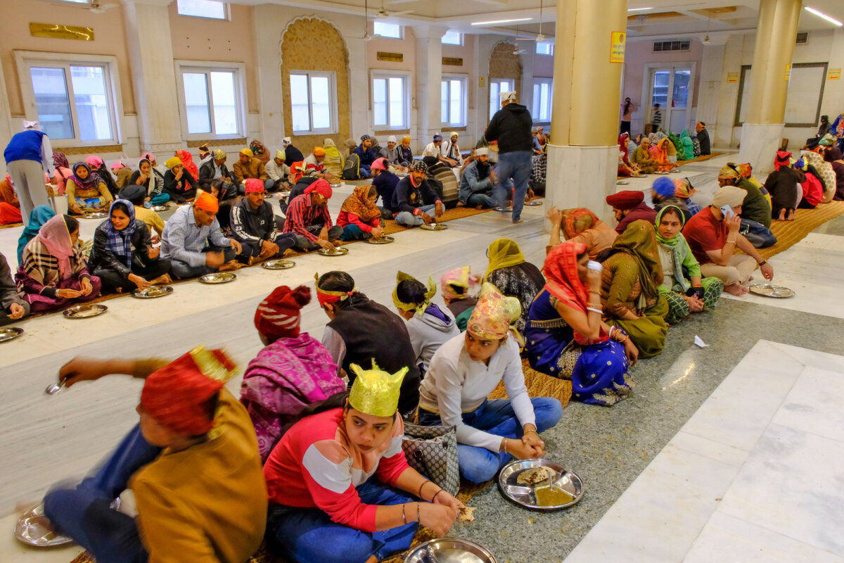 Бесплатная раздача обеда в в сикхском храме - Георгий А Бесплатная раздача обеда в в сикхском храме - Георгий А