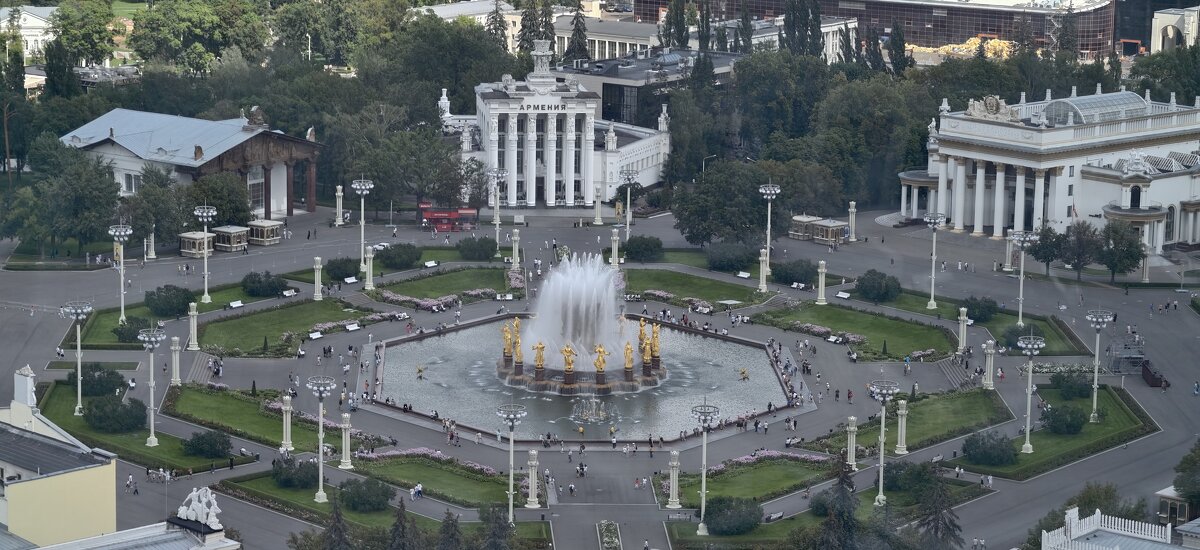 Фонтан Дружба народов - <<< Наташа >>>