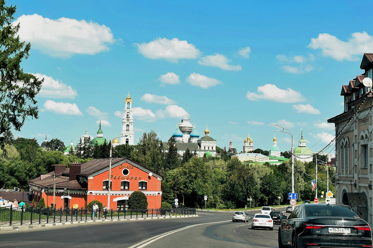 Въезжаем в Сергиев Посад. - Татьяна Помогалова