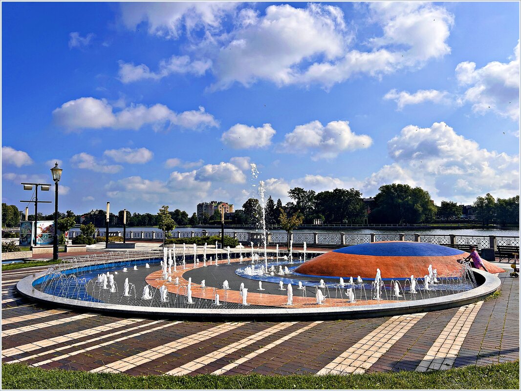 Калининград, фонтан у Нижнего озера. - Валерия Комова Калининград, фонтан у Нижнего озера. - Валерия Комова