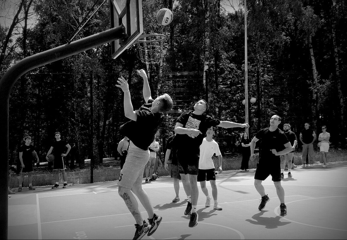 У щита... - Владимир Шошин У щита... - Владимир Шошин