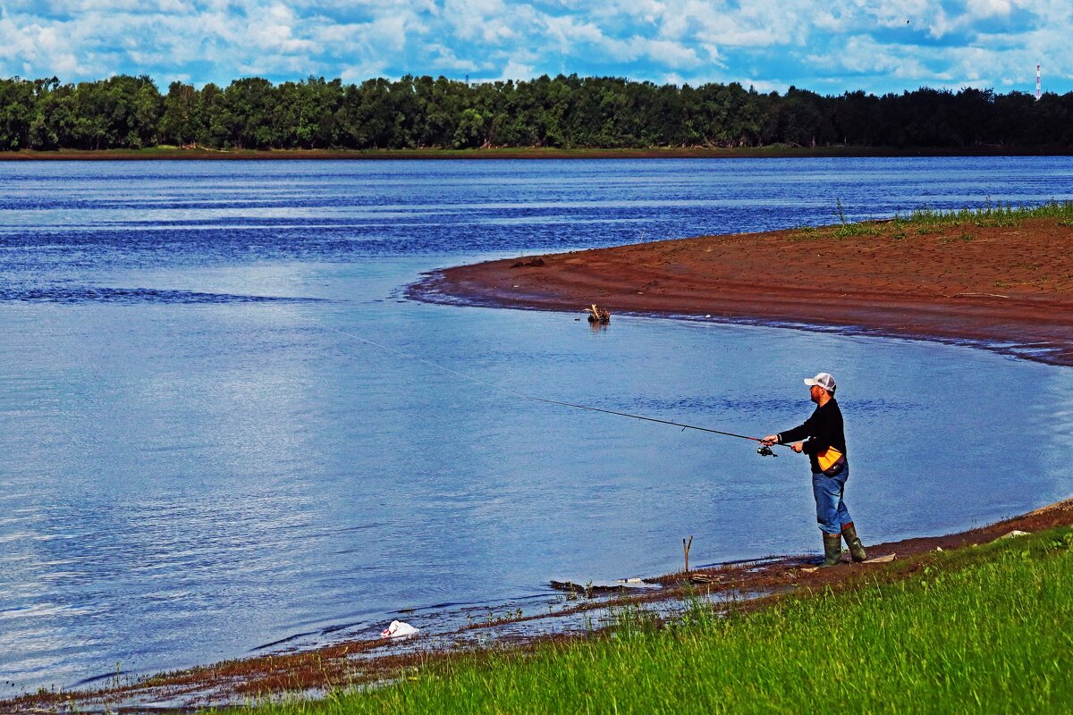 Август...Рыбак на Юганской Оби! - Владимир 