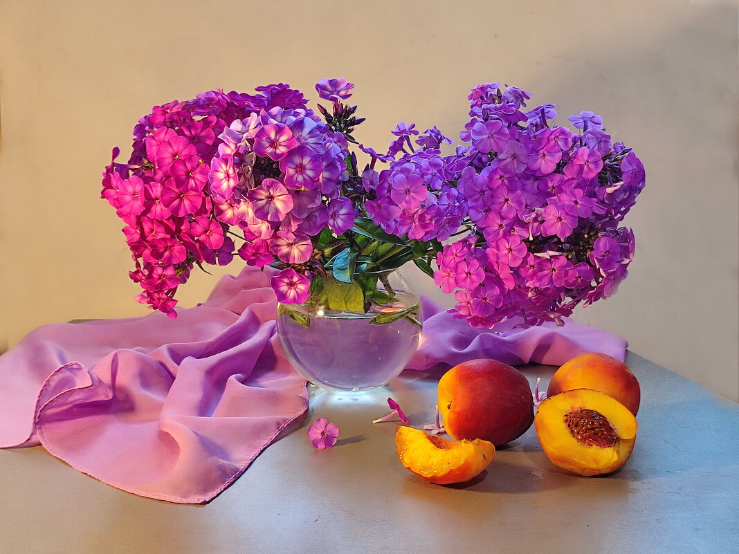 С персиками - Валентина Богатко С персиками - Валентина Богатко