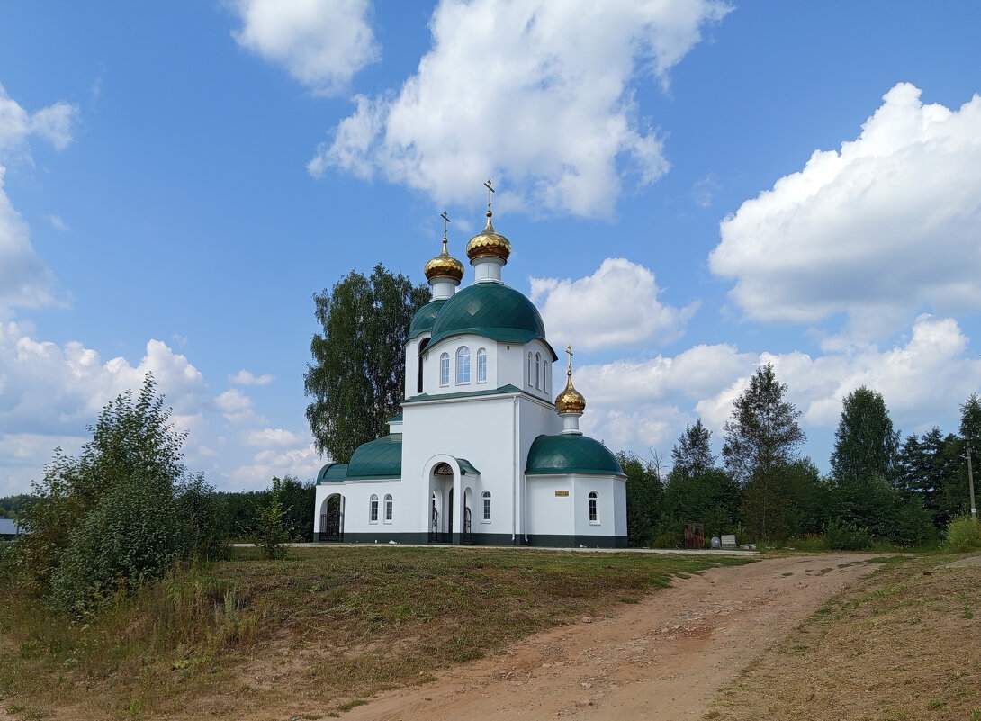 Церковь в маленькой деревне. - Алена Церковь в маленькой деревне. - Алена