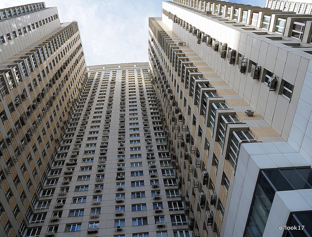 все выше - Олег Лукьянов