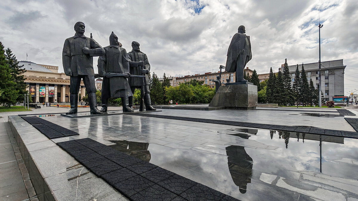 Площадь Ленина - Dmitry i Mary S