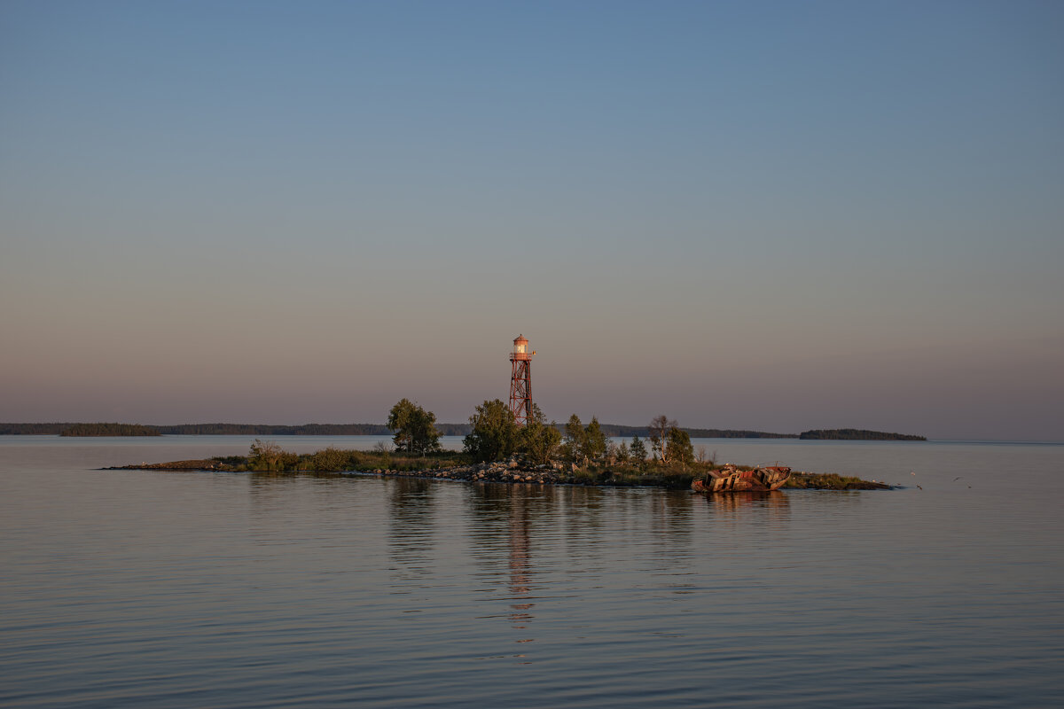 Маяк Гарницкий в свете заходящего солнца - Борис Генкин