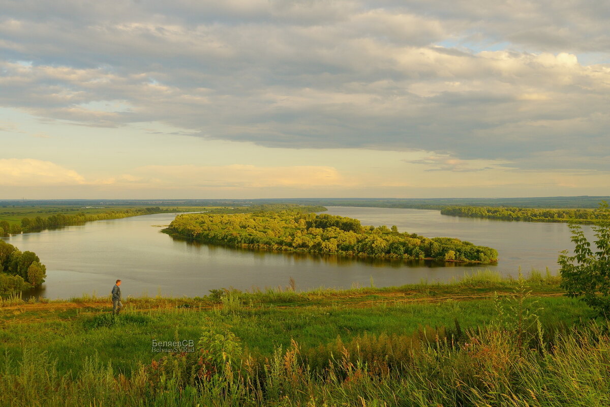 Освещённый остров Елабужский - Сергей Беляев