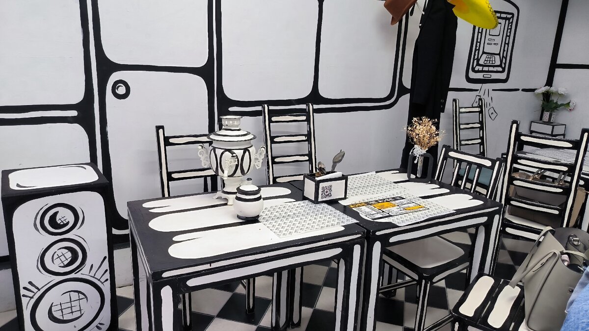 Черно-белое кафе. - Ольга 