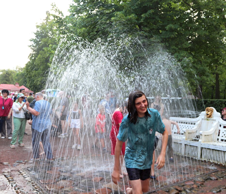 Фонтаны Петергофа - Любовь Сахарова Фонтаны Петергофа - Любовь Сахарова