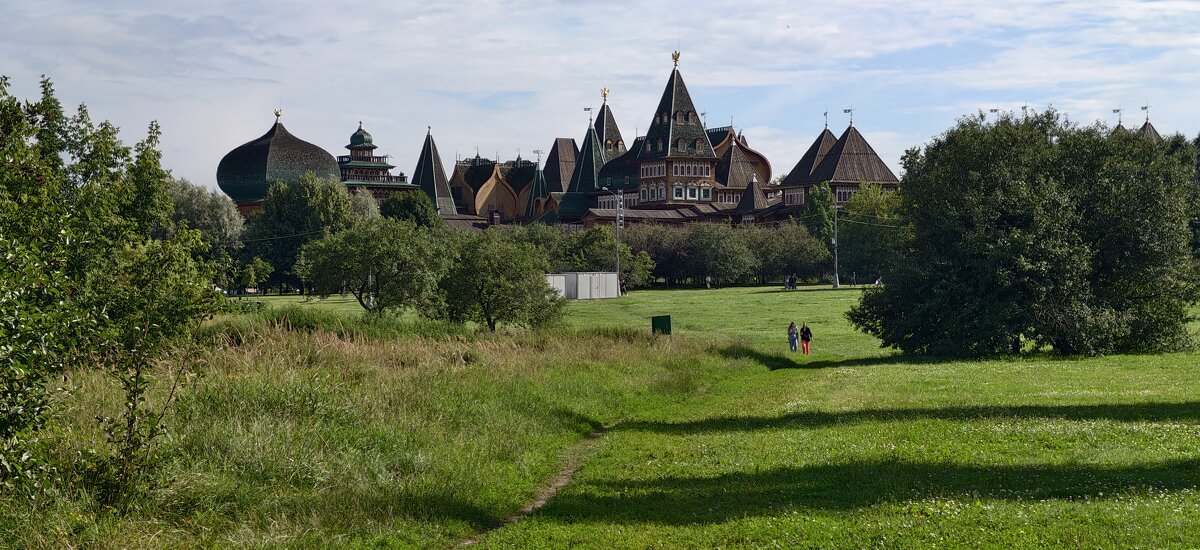 Дворец царя Алексея Михайловича в Коломенском - <<< Наташа >>>