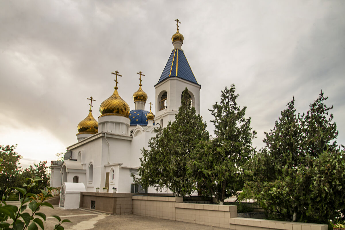 Храм - Анатолий Чикчирный Храм - Анатолий Чикчирный