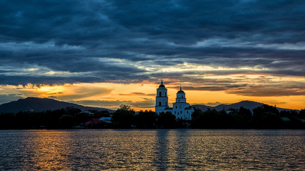 ... - Dmitry Ozersky