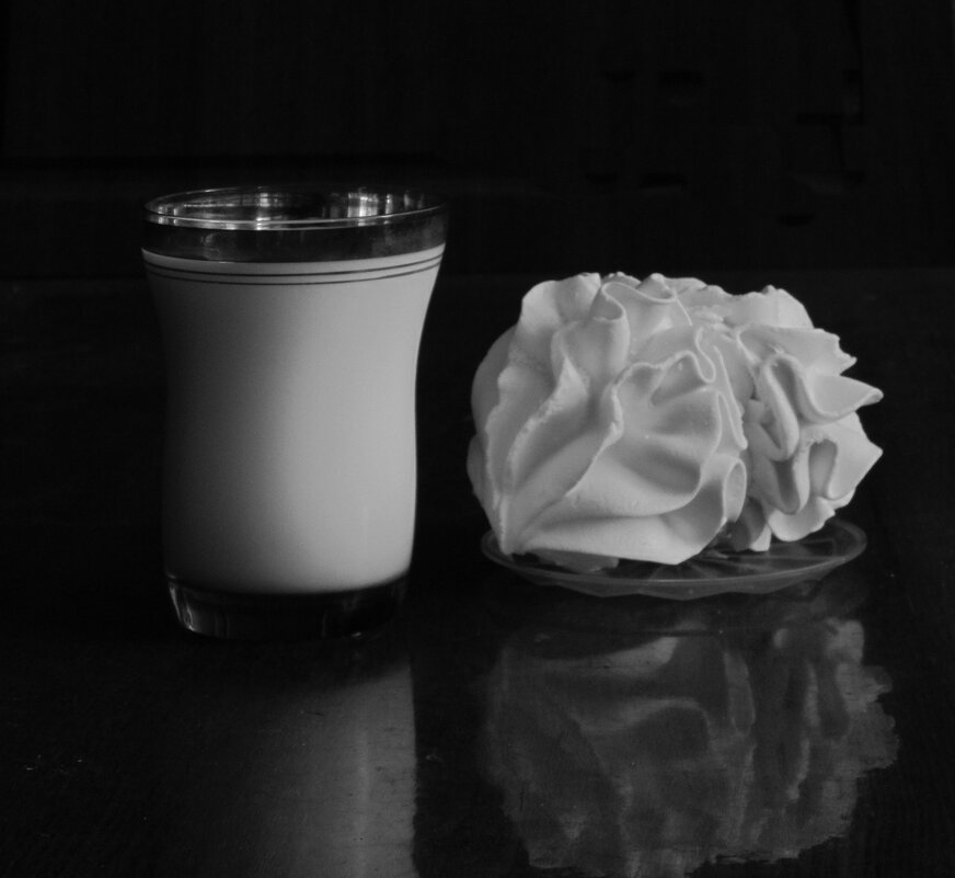 ЧБ предметка - Роман Савоцкий