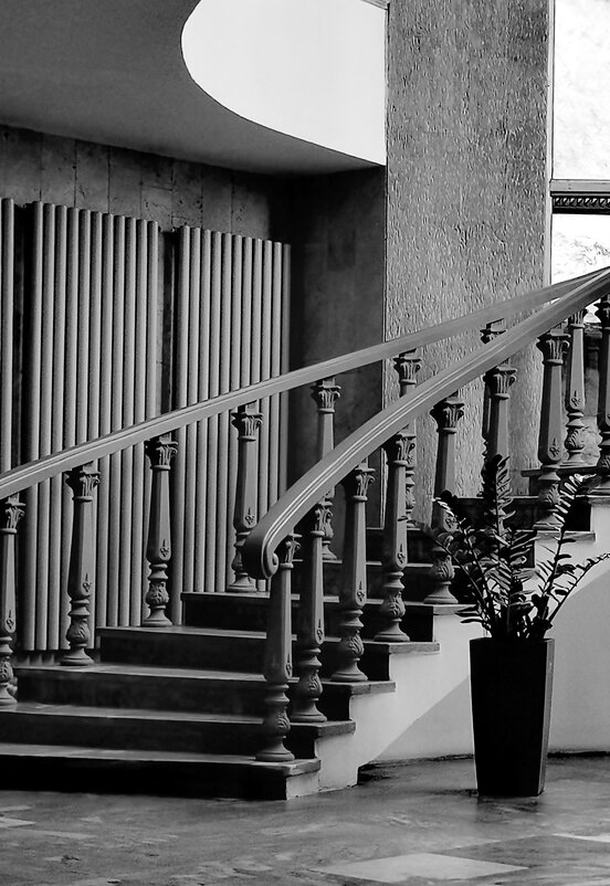 Лестница. Геометрия форм. - Любимова Ольга 