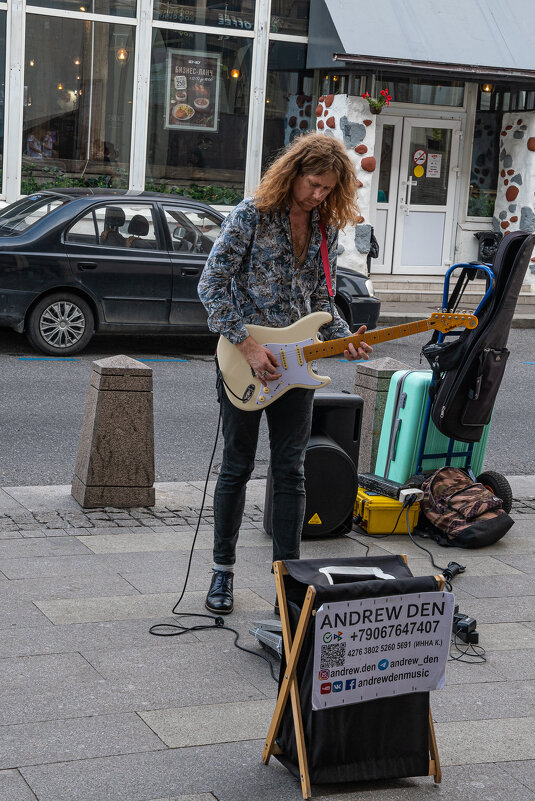 Уличный музыкант. - Павел Катков Уличный музыкант. - Павел Катков