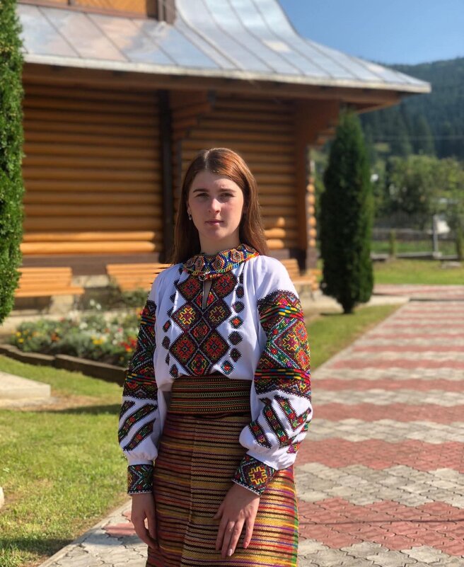 КРАСА ПО-ГУЦУЛЬСЬКИ - Степан Карачко