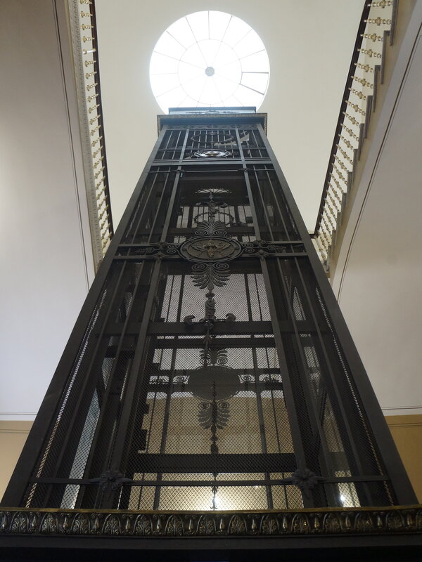 в особняке Сухозанета - zavitok *