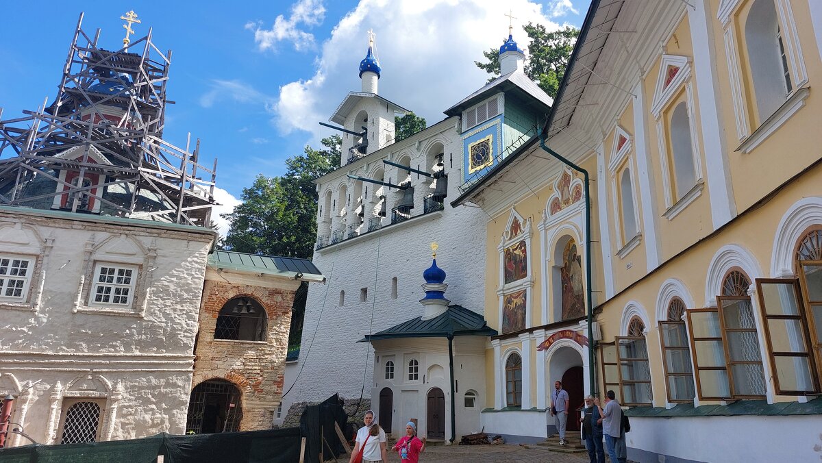 Печоры. Монастырь - Максим Егоров