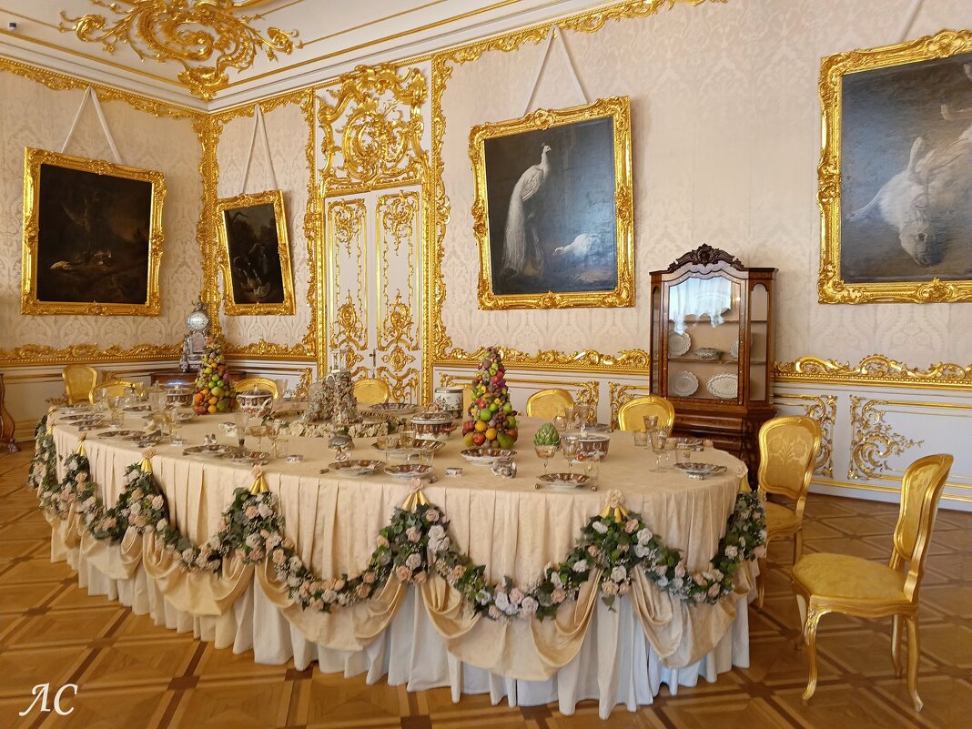 Внутреннее великолепие Екатерининского дворца - Любовь Сахарова