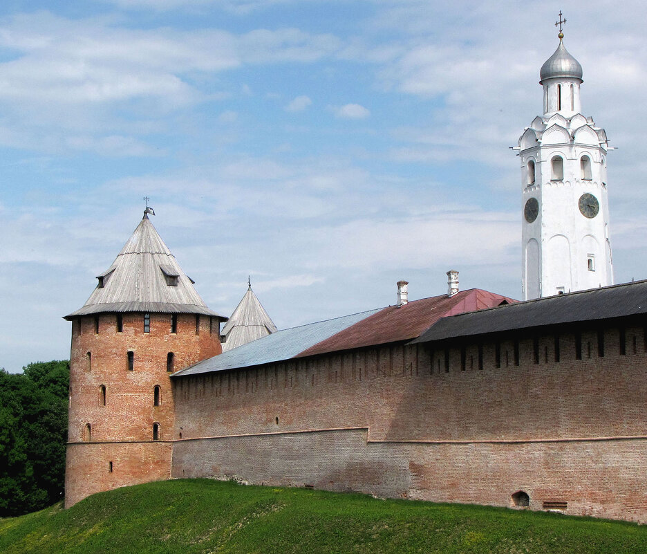 Митрополичья башня и Часозвоня - Александр Ильчевский 
