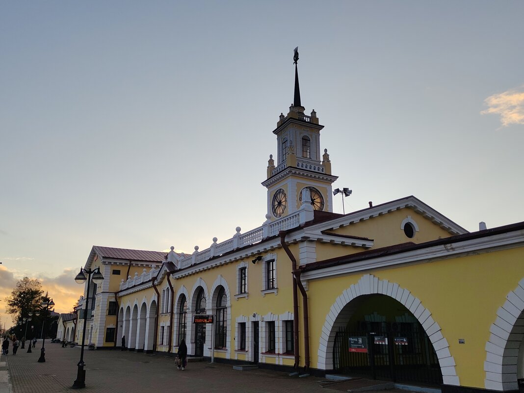 Красивые вокзалы малых городов - Андрей Красивые вокзалы малых городов - Андрей