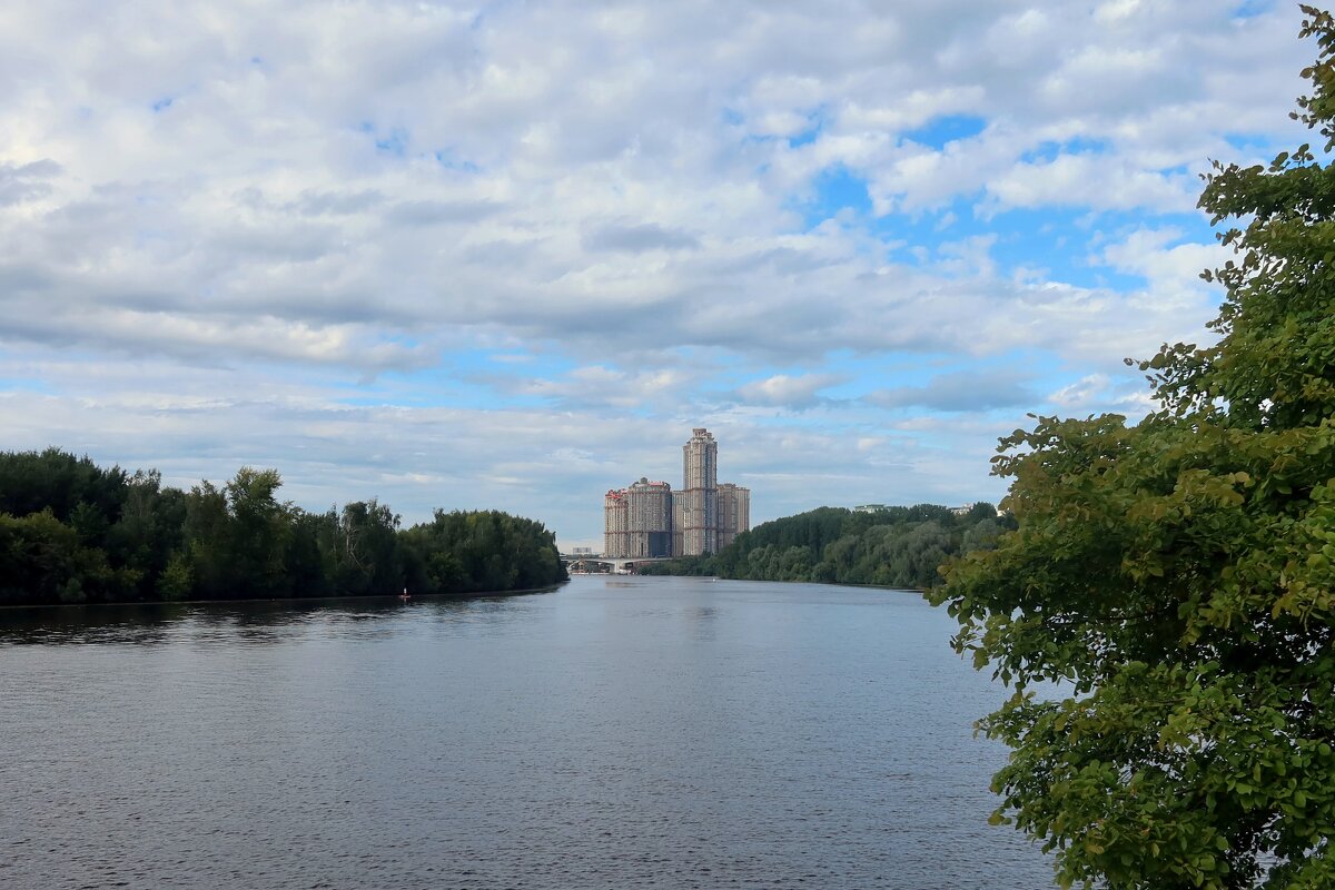 на Москве-реке - Дмитрий И_