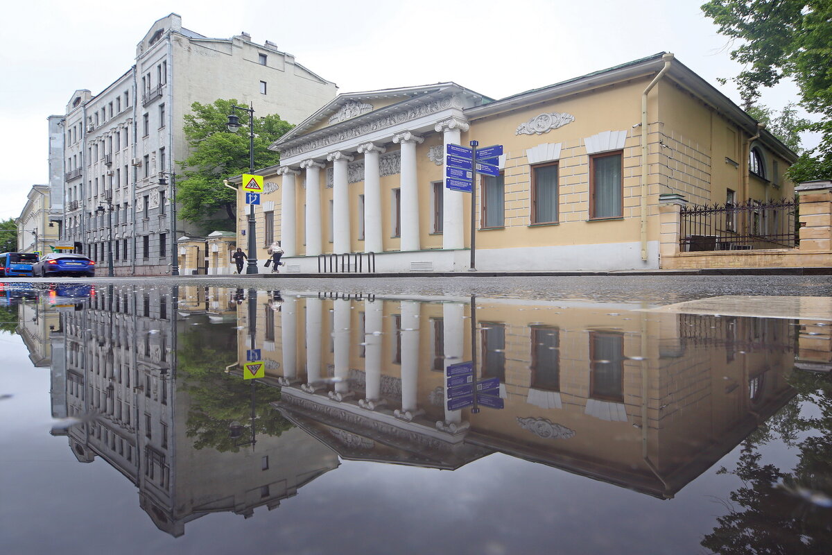 Пречистенка 20 мая - Михаил Бибичков Пречистенка 20 мая - Михаил Бибичков