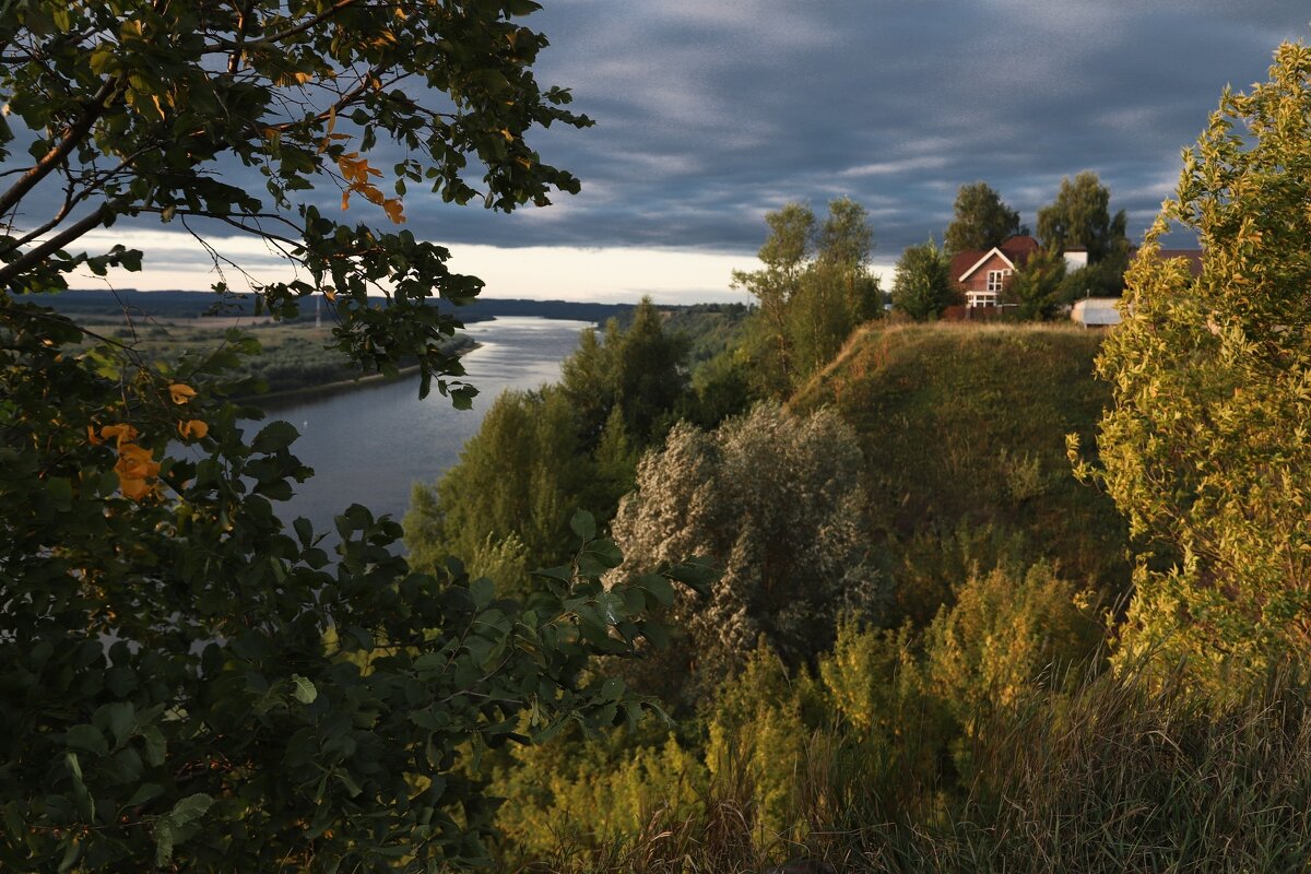 На лавочке "Вздохов". - alecs tyapin