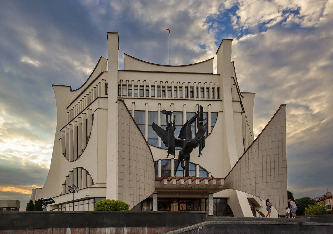 Театр  в Гродно - skijumper Иванов