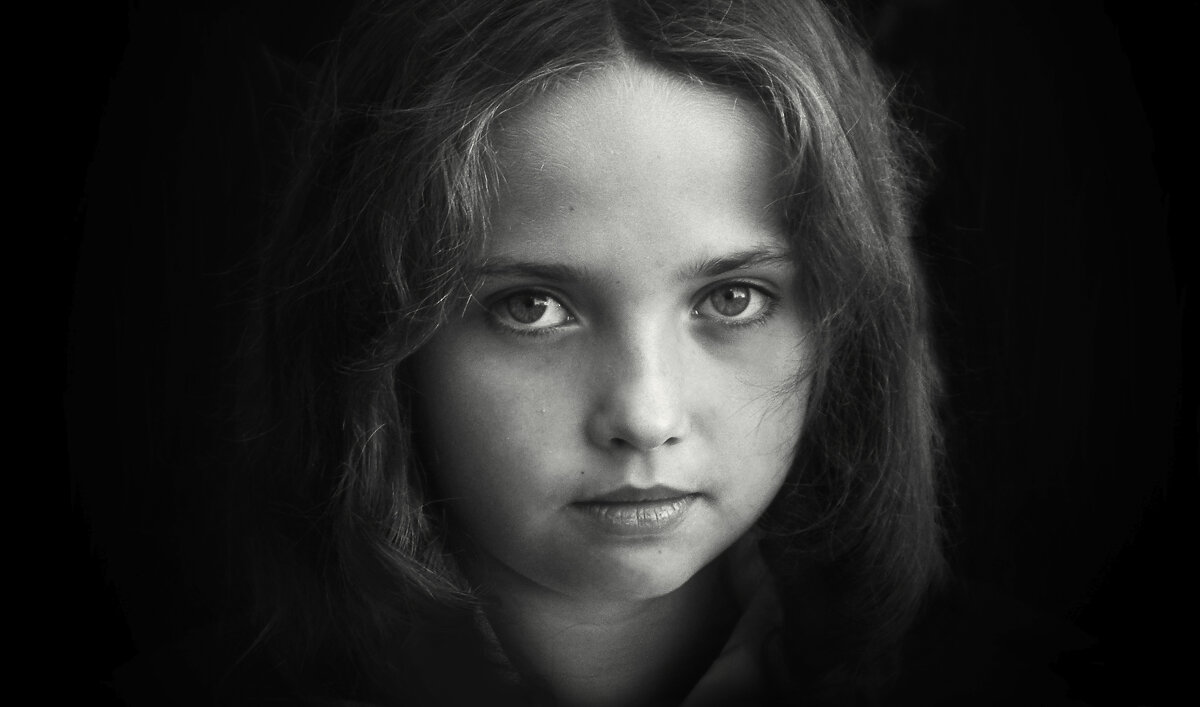 Серьёзная девушка - СЮ 