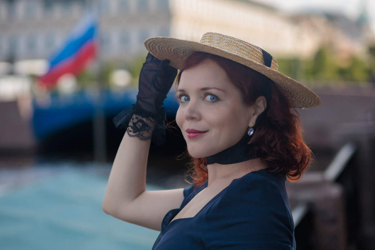 И утро, и август, и синий мост... - Валерий Паршин И утро, и август, и синий мост... - Валерий Паршин