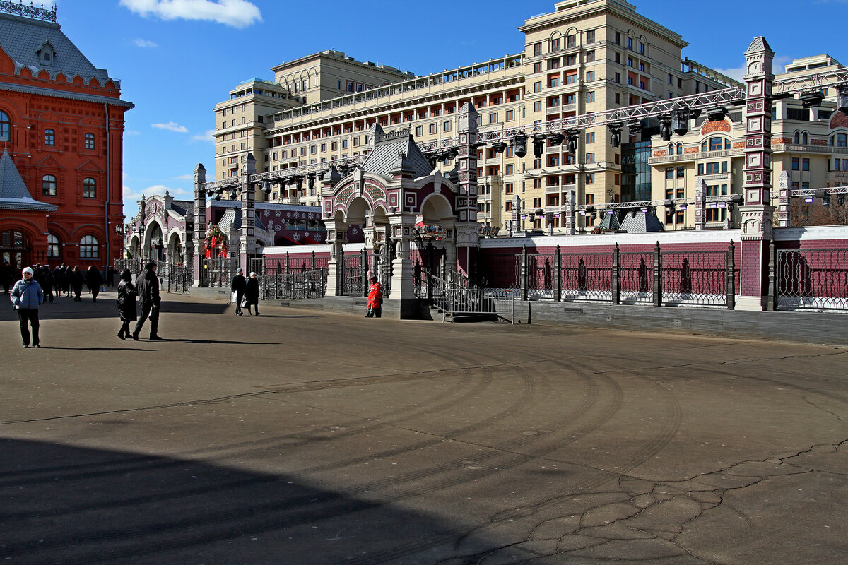 Площадь Революции - Игорь Белоногов