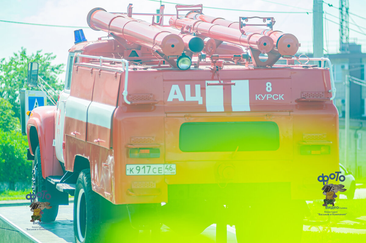 памятник пожарному ретро-автомобилю ЗИЛ-130. город Курск - Руслан Васьков памятник пожарному ретро-автомобилю ЗИЛ-130. город Курск - Руслан Васьков