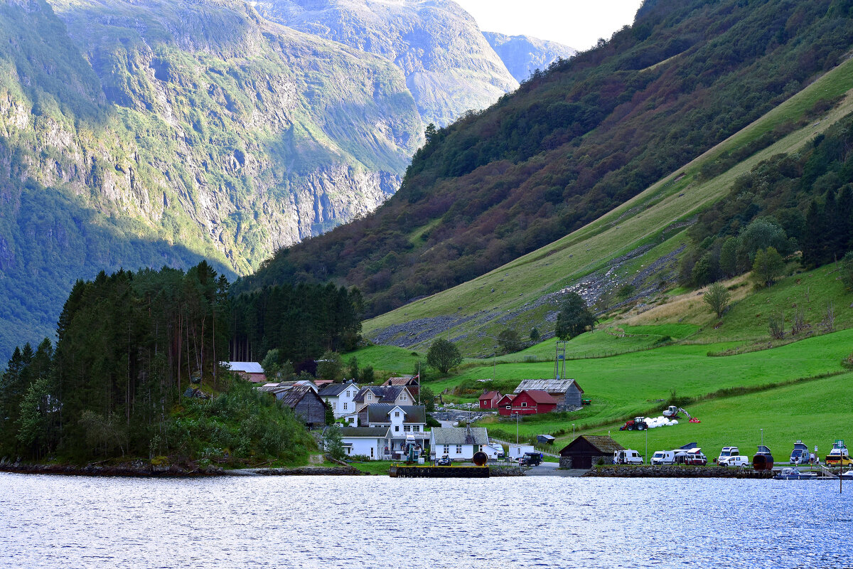 Побережье  Согне-фьорда - Nina Streapan