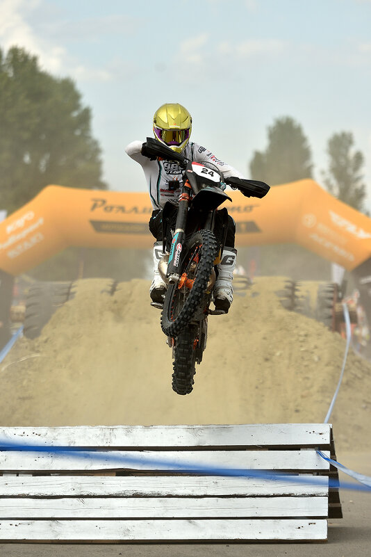 Эндуро в городе на Волге - Александр Гриднев Эндуро в городе на Волге - Александр Гриднев