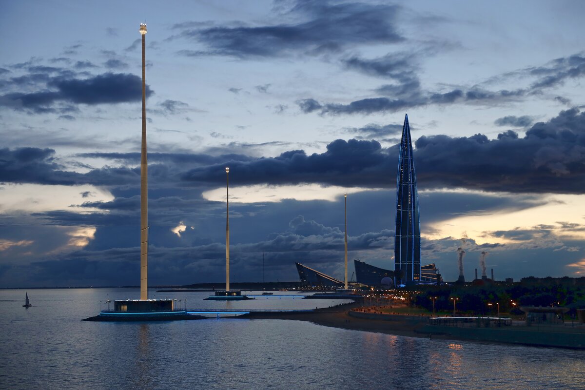 Лахта-центр вечером - Сергей 