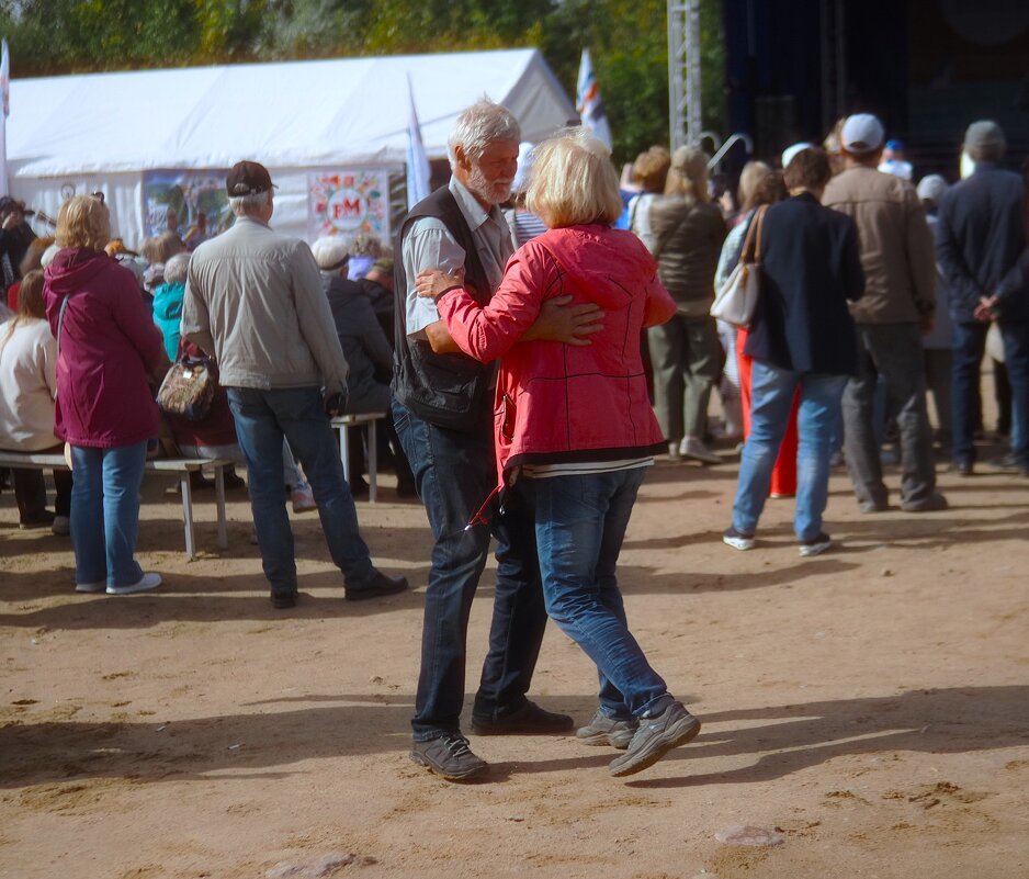 Станцуем, подруга - Магомед .