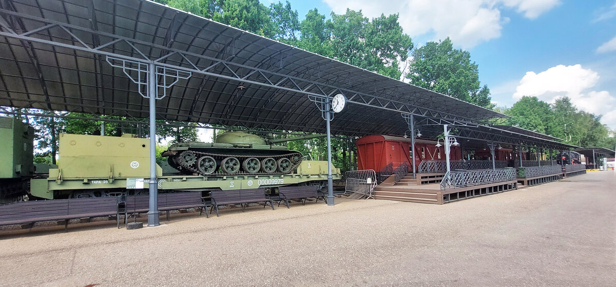 на перроне - ИРЭН@ .