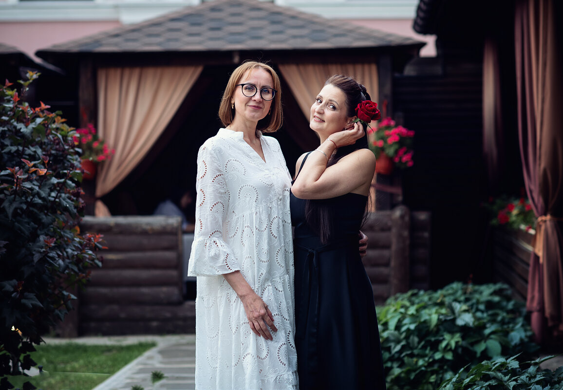 ... - Лилия . ... - Лилия .